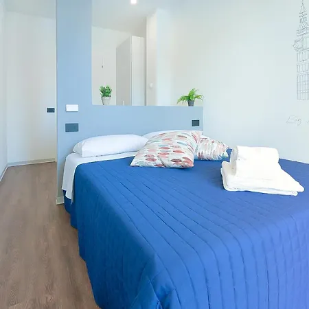 8 Bedroom apartment in Reggio Emilia center