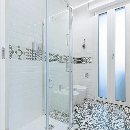 8 Bedroom Apartment In Reggio Emilia Center Daire Reggio Emilia