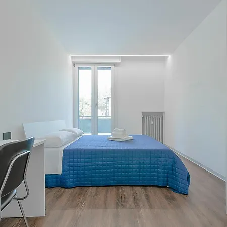 Appartamento 8 Bedroom apartment in Reggio Emilia center *