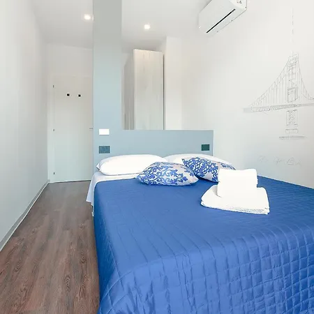 8 Bedroom Apartment In Reggio Emilia Center Daire